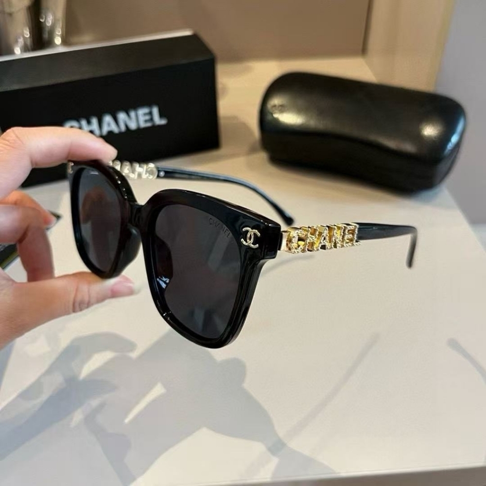 Chanel Black Square Sunglasses - Picture 6 of 8